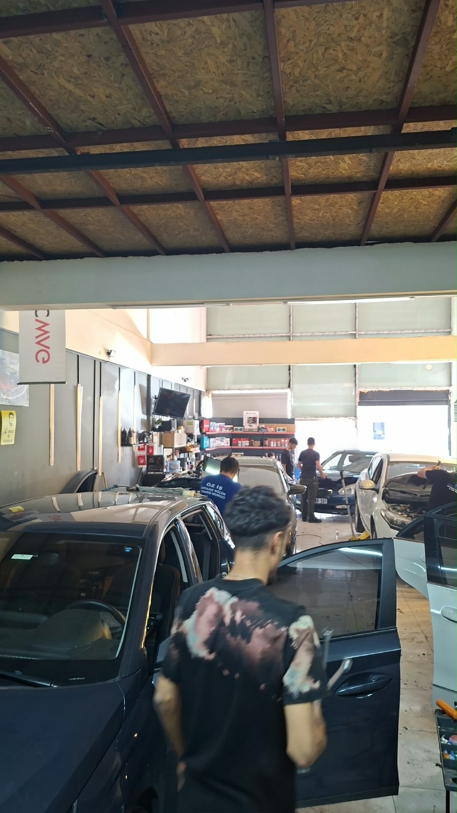 HRN Pro Dent atölyesinde araç onarım çalışması 3